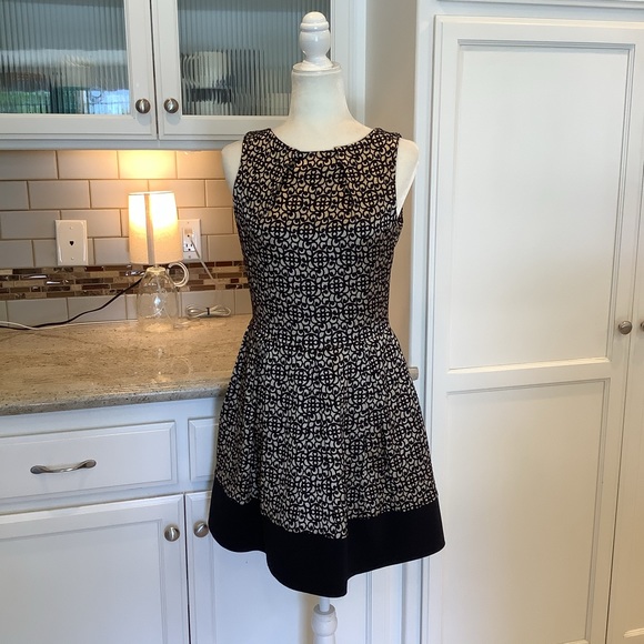 Closet Dresses & Skirts - CLOSET LONDON Sleeveless Black & Gold Dress